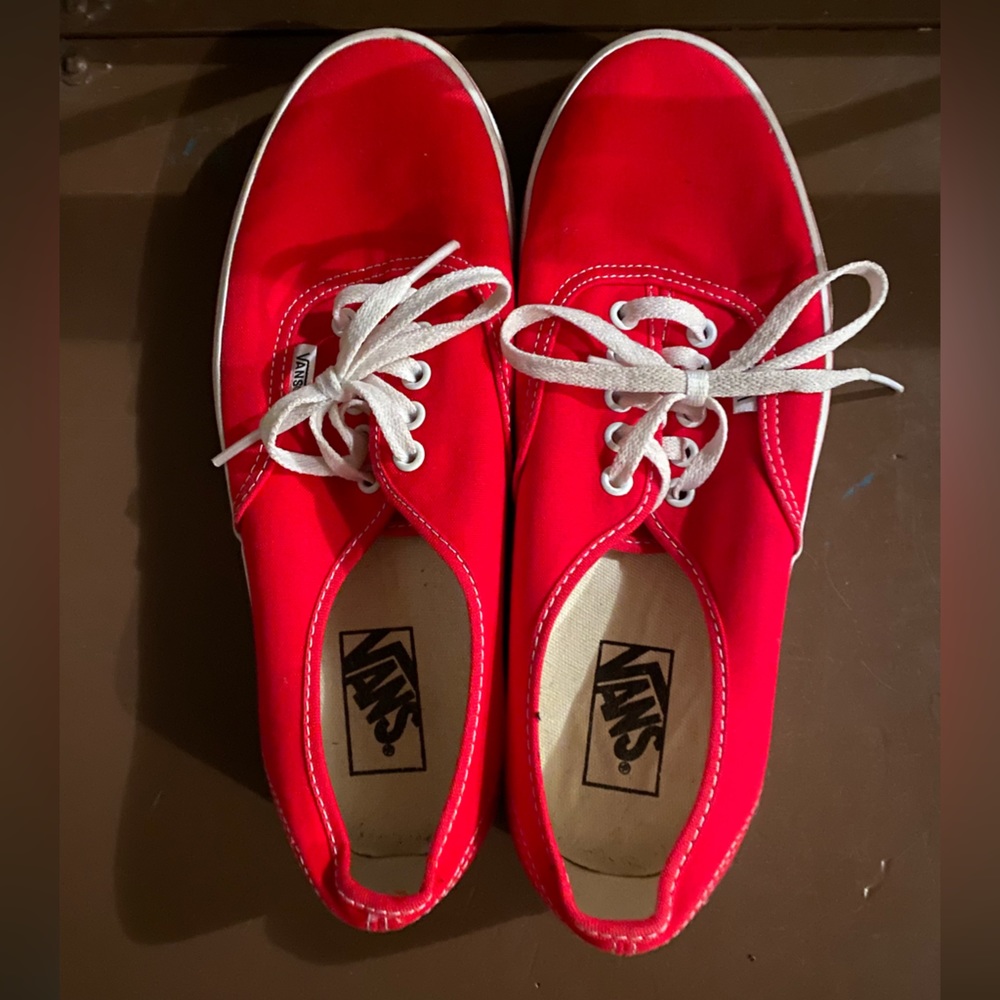 Old school classic red Vans, size 9.5 men’s/11 women’s ❤️